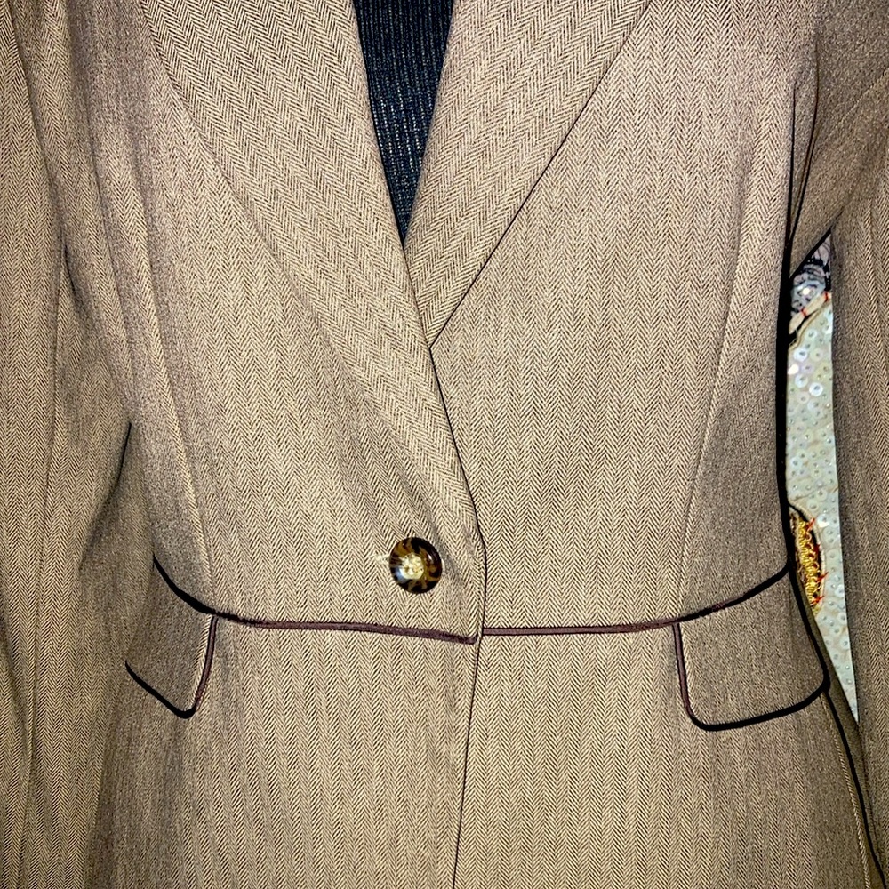 100% Polyester Shell And Lining W/One Button Clos… - image 2